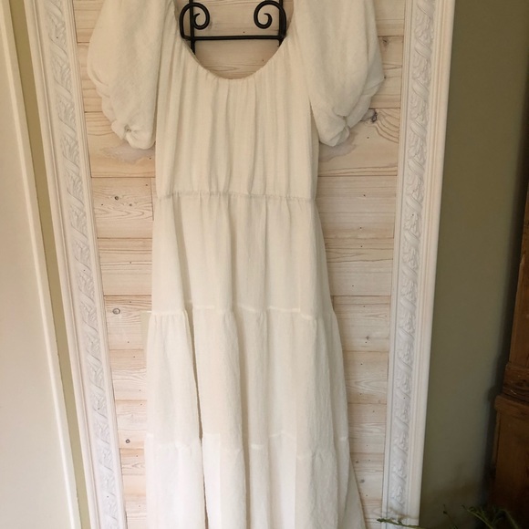 ASTR The Label Tiered White Short Sleeve Dress - Picture 9 of 9